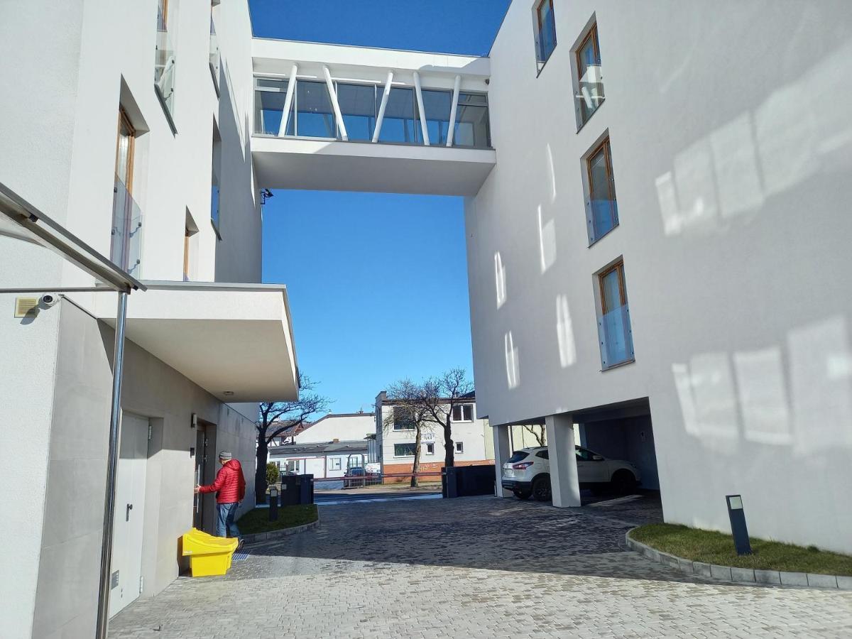 Apartament Mila Z Duzym Tarasem I Miejscem Parkingowym Kolobrzeg Exterior photo
