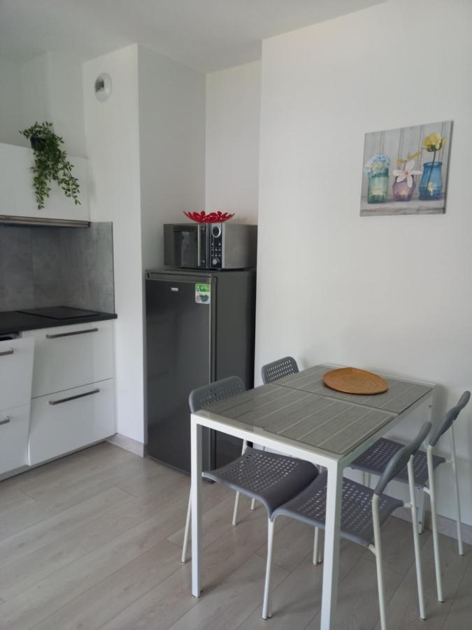 Apartament Mila Z Duzym Tarasem I Miejscem Parkingowym Kolobrzeg Exterior photo